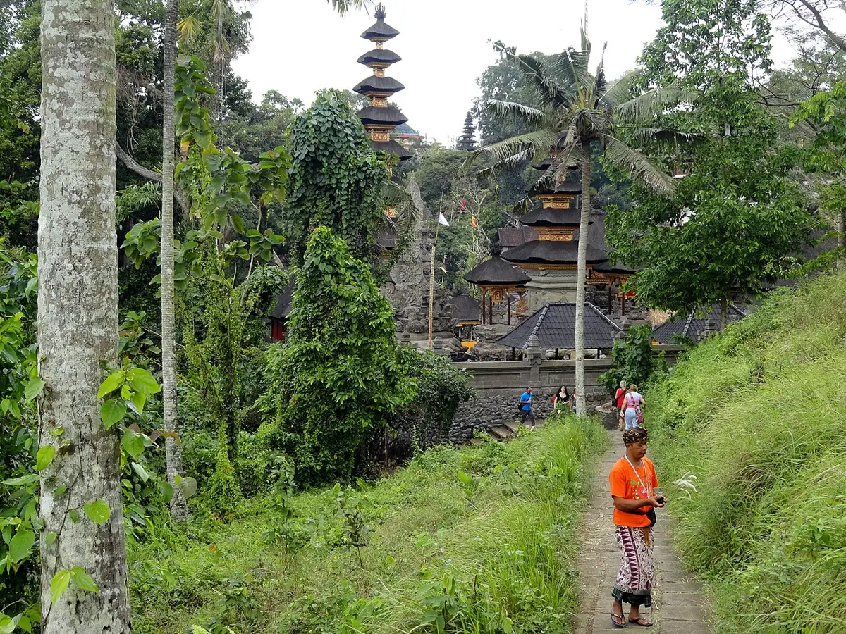 The Campuhan Ridge Walk path and a temple in Ubud