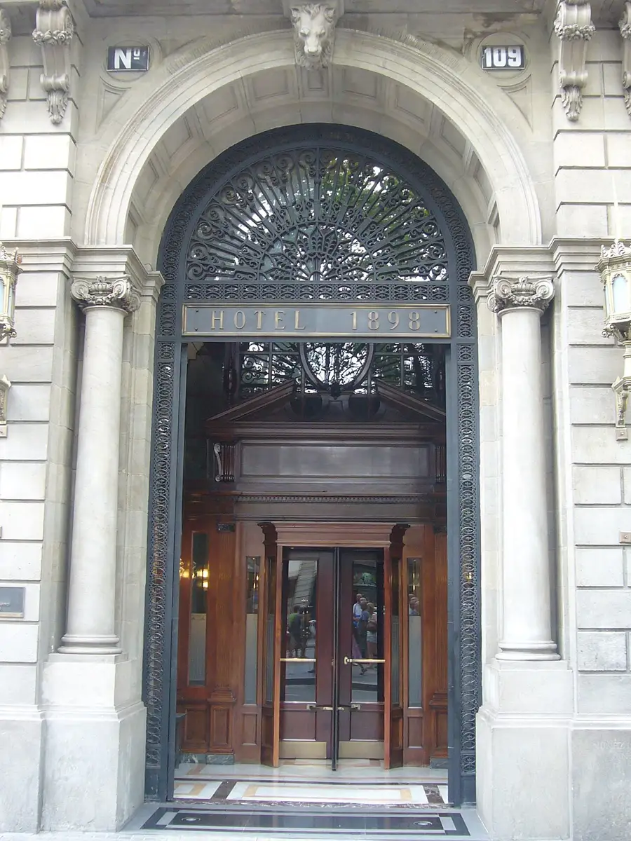 The Hotel 1898 entrance on the Rambla