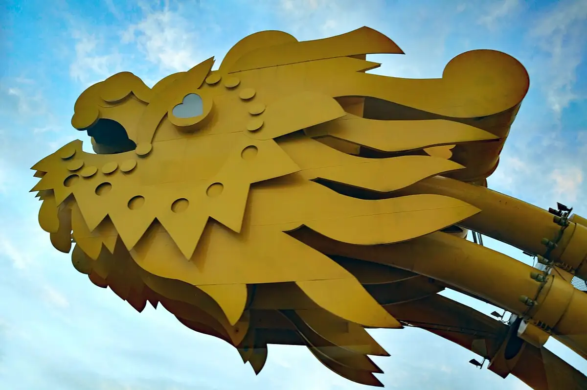 Cầu Rồng, the Dragon Bridge over the Hàn River
