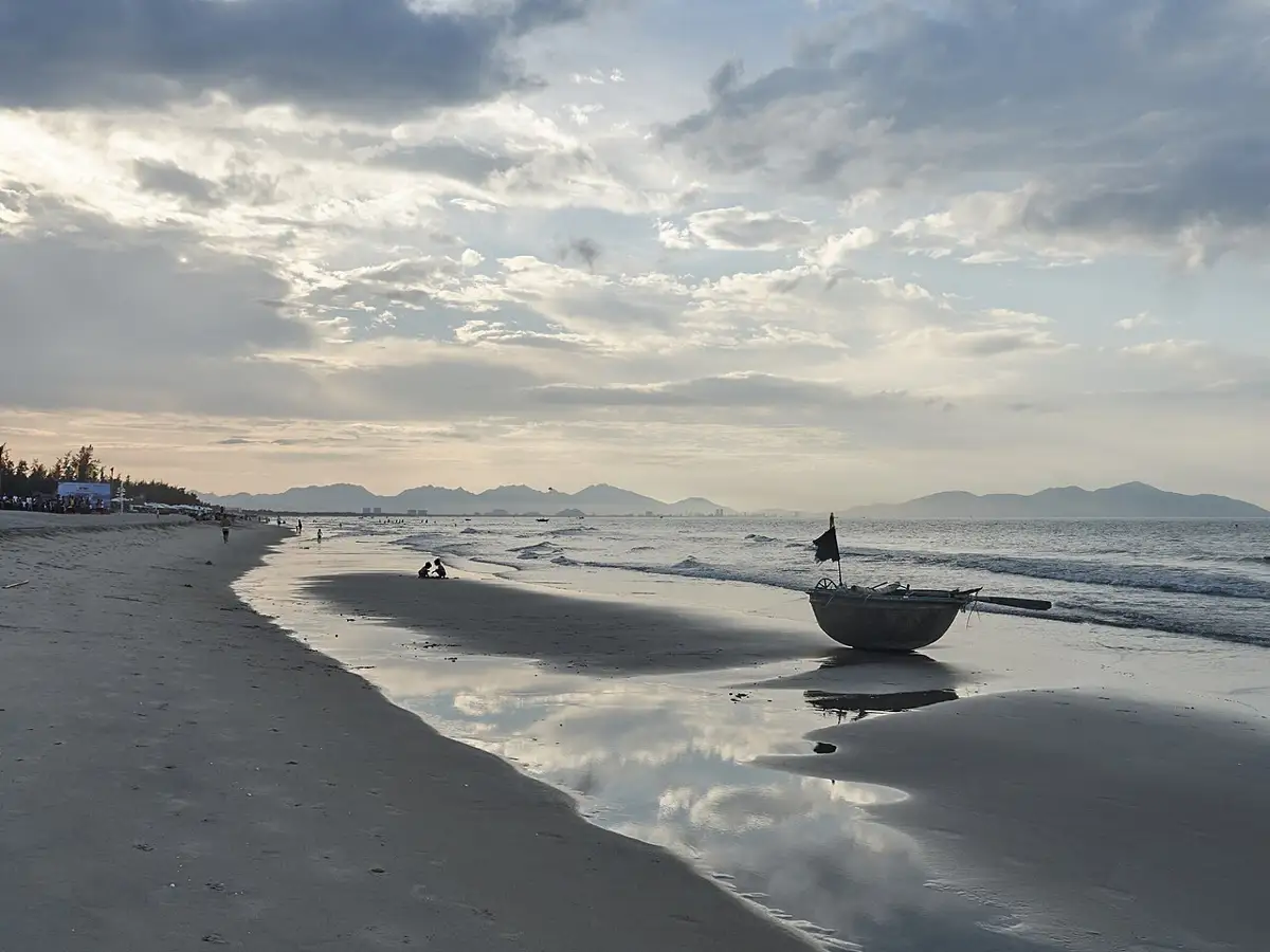 An Bàng beach at sunset