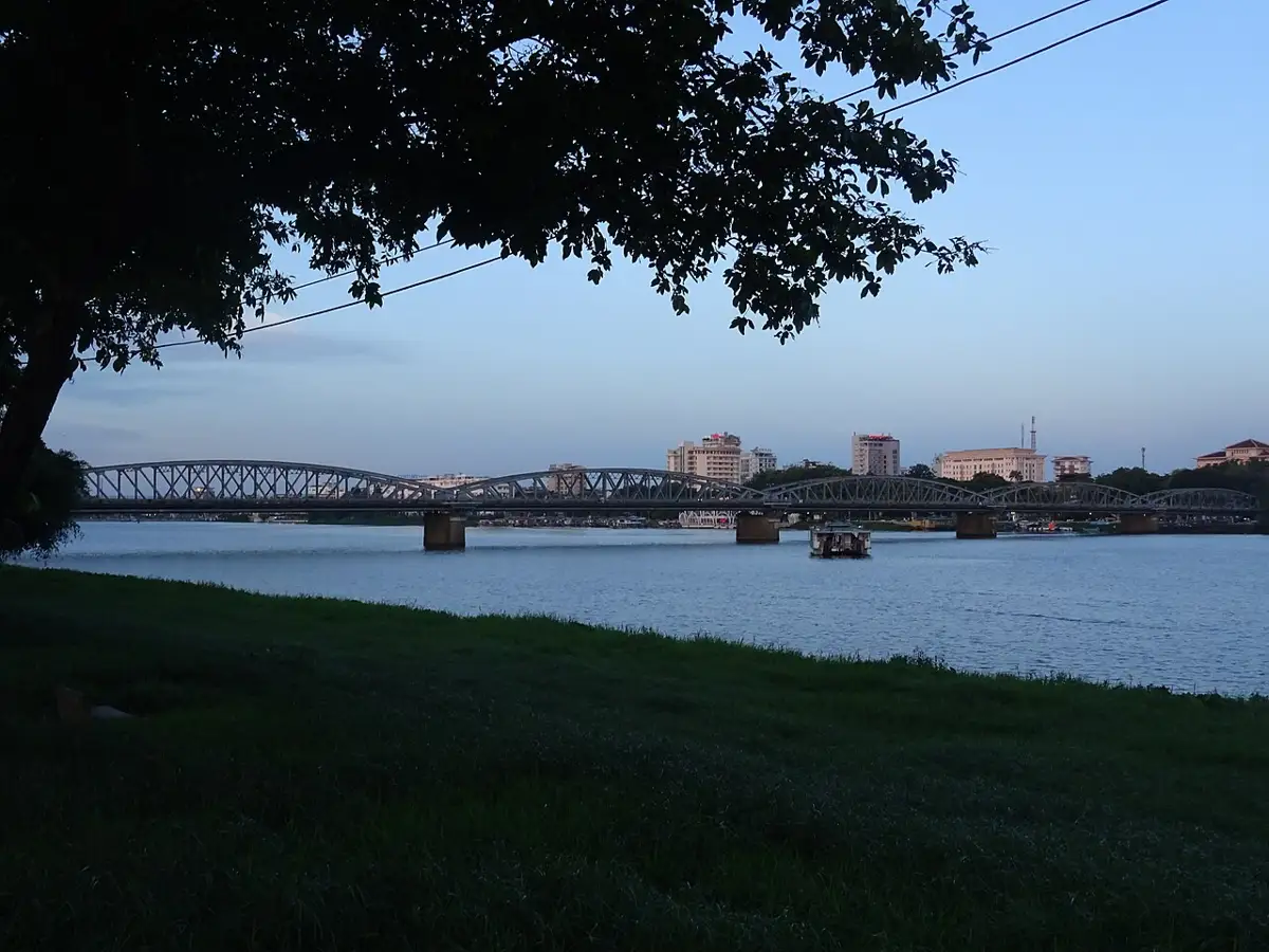 Sông Hương и мост Trường Tiền