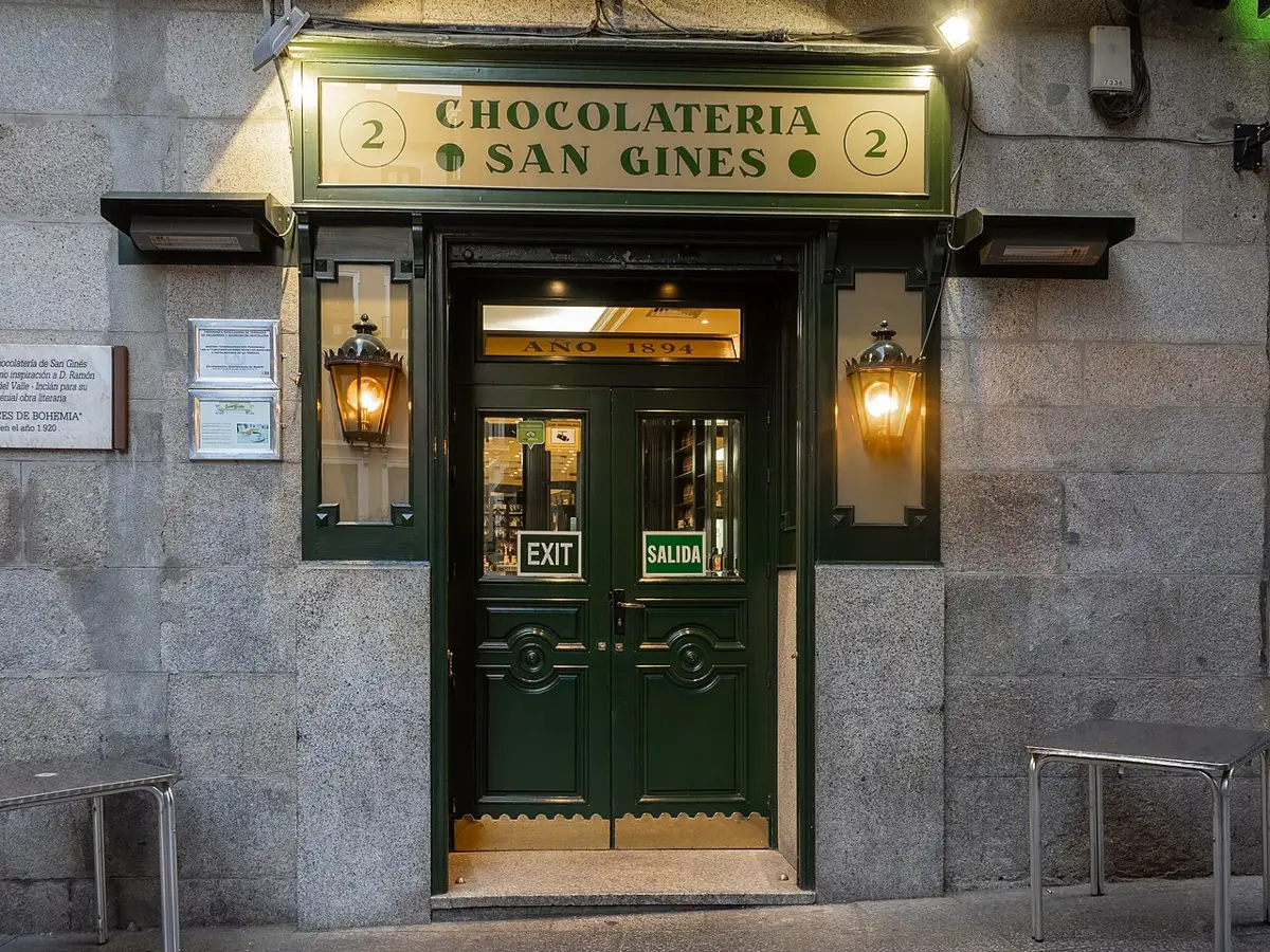 The entrance of Chocolatería San Ginés