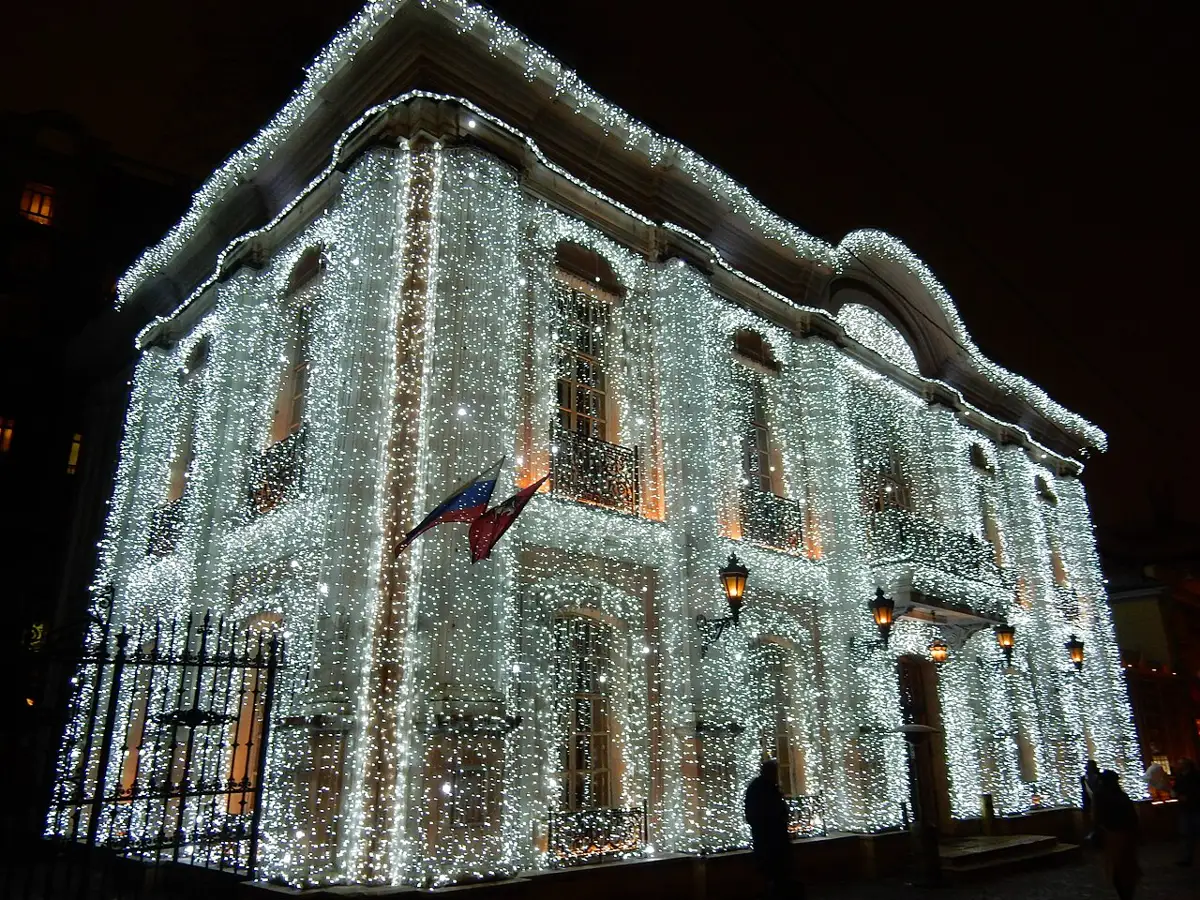 Cafe Pushkin on Tverskoy Boulevard in its New Year lights