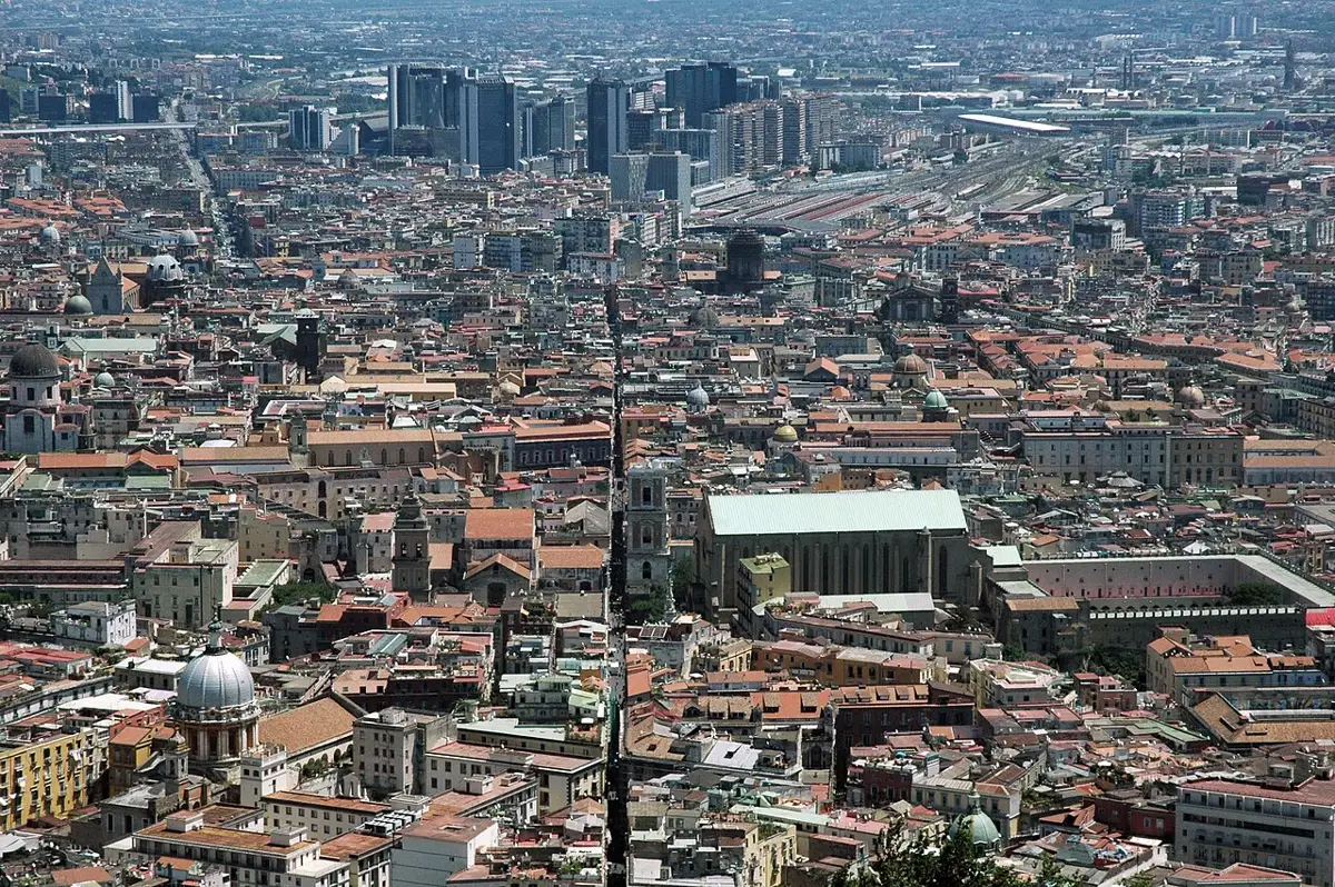 Spaccanapoli, вид с Castel Sant'Elmo