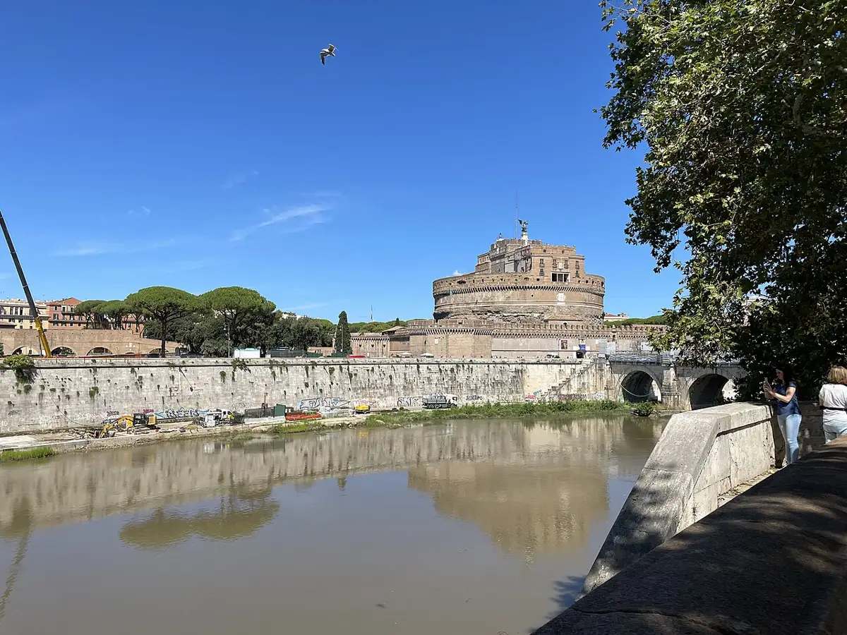 Castel Sant'Angelo и Тибр