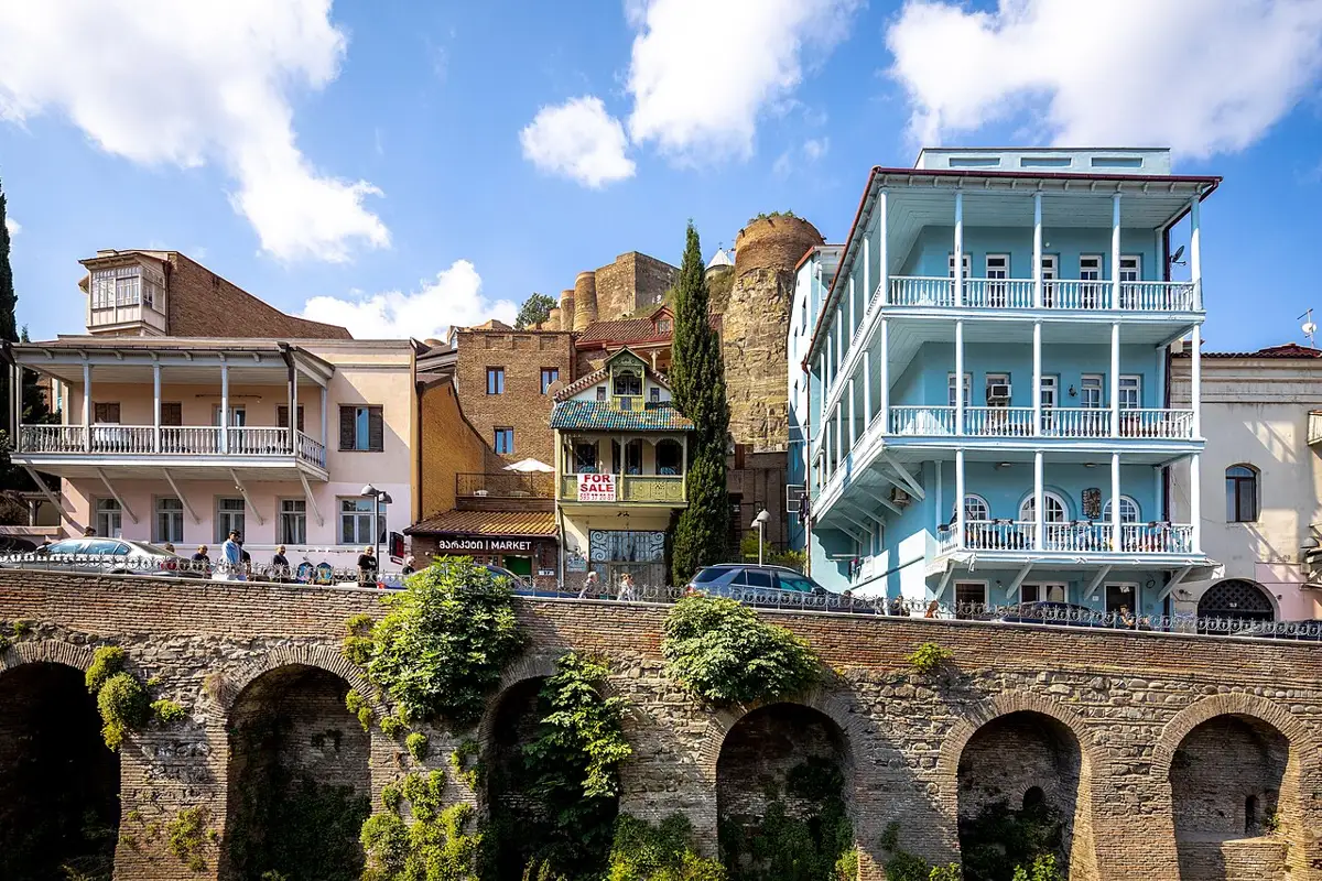 Houses above Abanotubani and the walls of Narikala