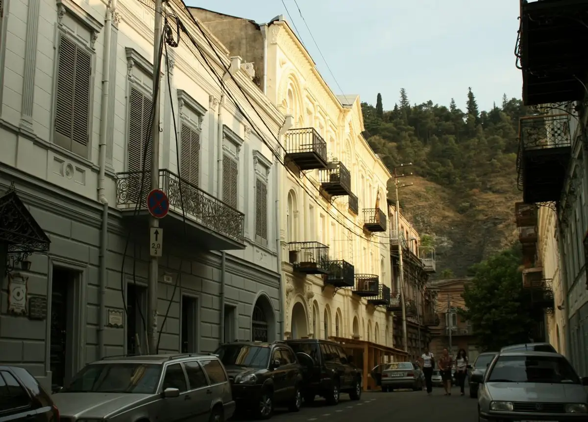 Улица в Sololaki